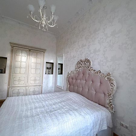 Goldenapartmentลวีฟ ภายนอก รูปภาพ
