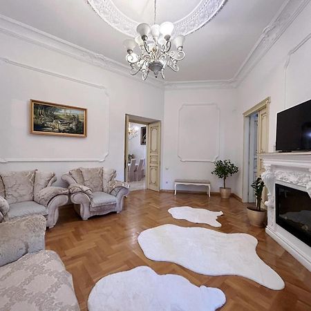 Goldenapartmentลวีฟ ภายนอก รูปภาพ
